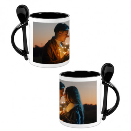 Tasse noir avec cuillère photo