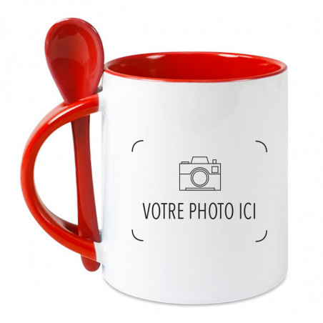 Tasse rouge avec cuillère Tasse rouge avec cuillère
