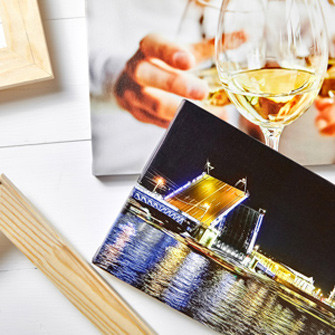 Vos photos agrandies sur un tableau en toile avec châssis Vos photos agrandies sur un tableau en toile avec châssis